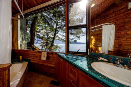 1491 Williams Road, Bowen Island, BC, Bowen Island — Single Family Residence for sale