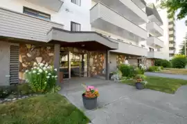 MLS R3030106