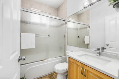 Hallway Photo of 14642 67a Avenue, Surrey, BC
