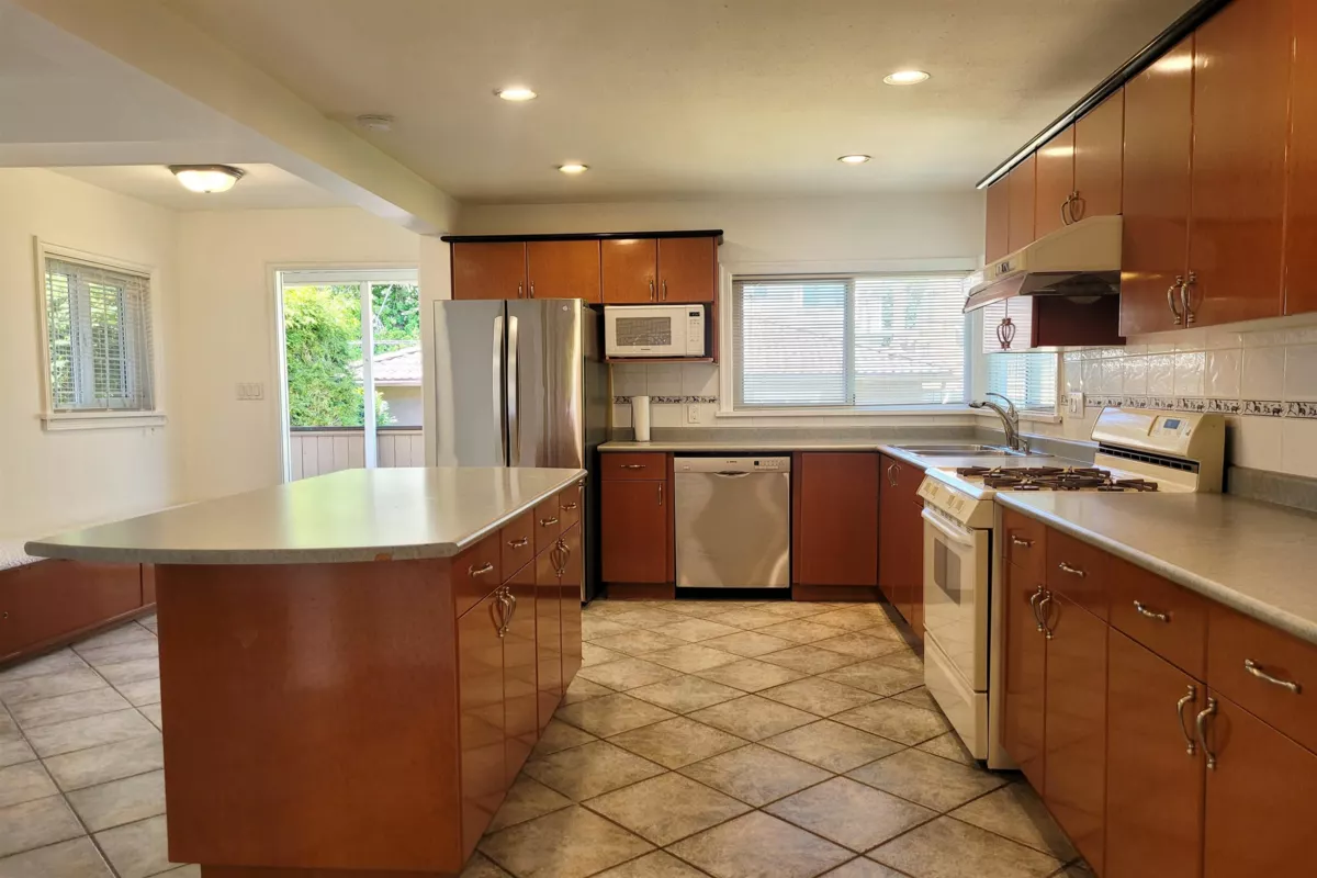 Dining Area Photo of 1467 W 58th Avenue, Vancouver, BC