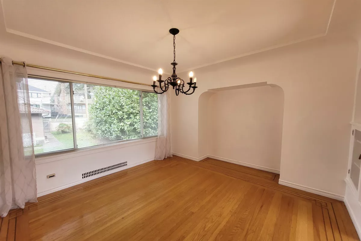 Living Room Photo of 1467 W 58th Avenue, Vancouver, BC