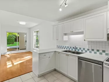 104 5735 Hampton Place, Vancouver, BC, Vancouver — Apartment/Condo for sale
