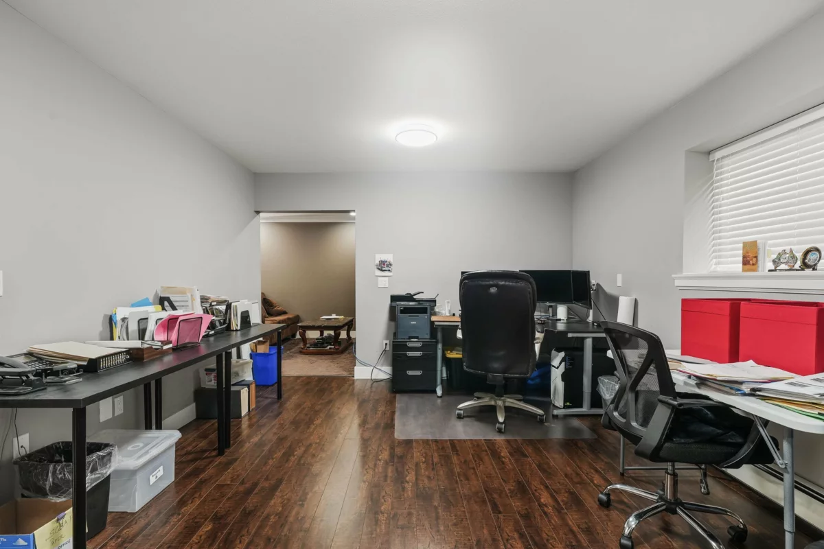 Front Yard Photo of 15913 92 Avenue, Surrey, BC