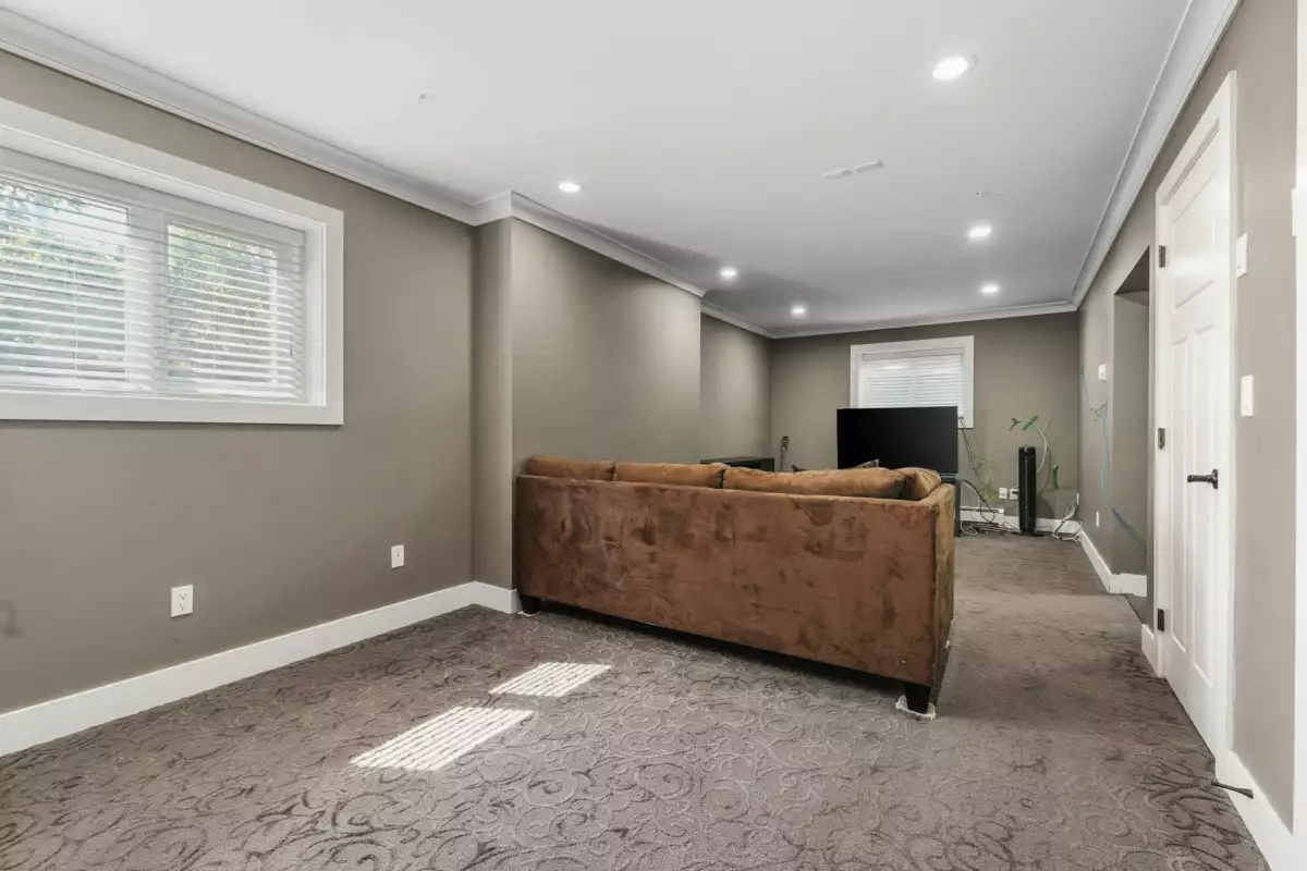 Outdoor Deck Photo of 15913 92 Avenue, Surrey, BC