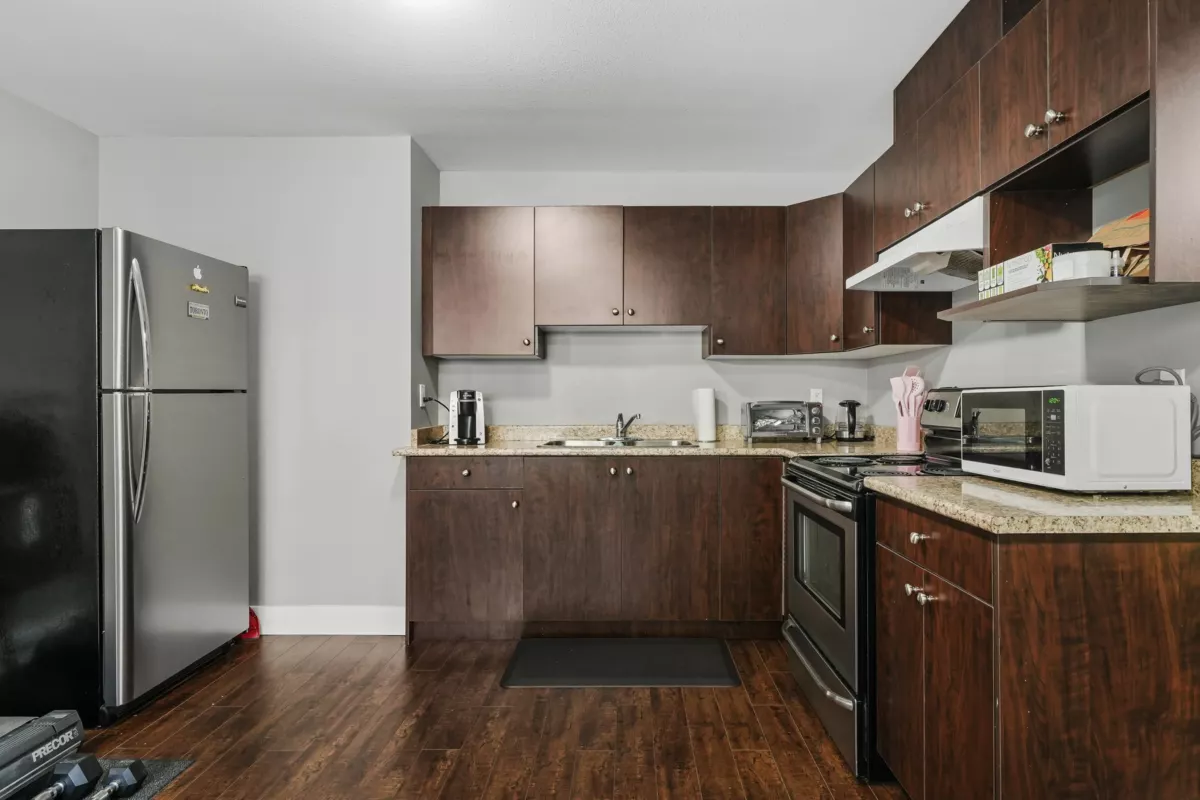 Swimming Pool Photo of 15913 92 Avenue, Surrey, BC