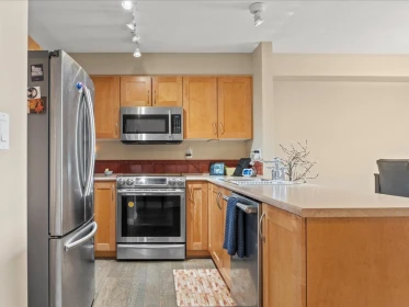 Kitchen Island Photo of 310 15621 Marine Drive, White Rock, BC