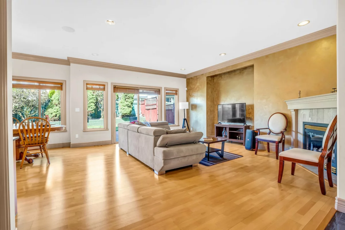 Kitchen Island Photo of 2116 Turnberry Lane, Coquitlam, BC