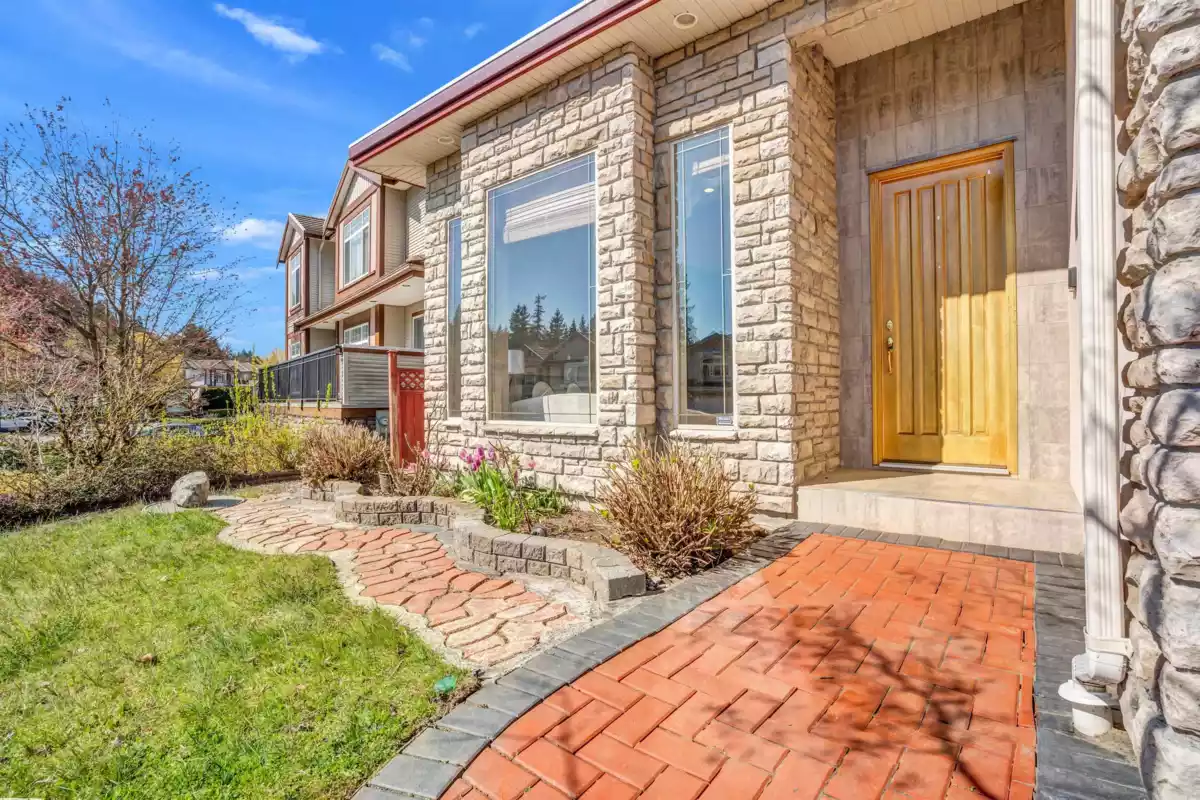 Living Room Photo of 2116 Turnberry Lane, Coquitlam, BC