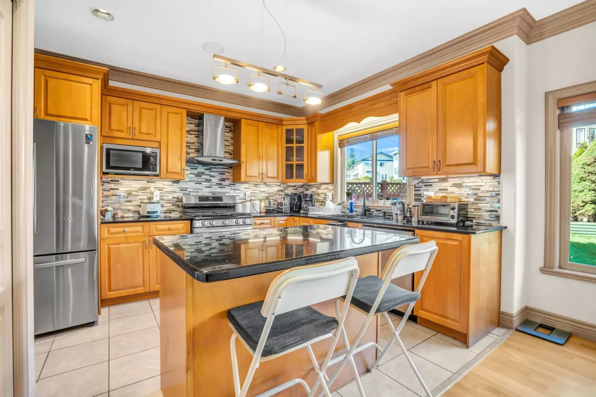Primary Bathroom Photo of 2116 Turnberry Lane, Coquitlam, BC