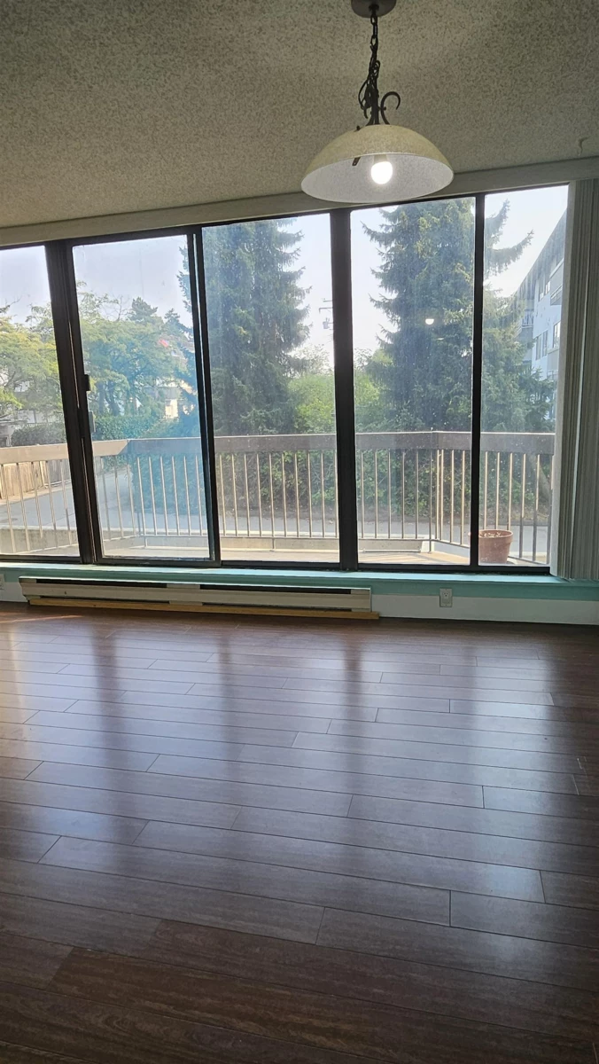Dining Area Photo of 203 6540 Burlington Avenue, Burnaby, BC