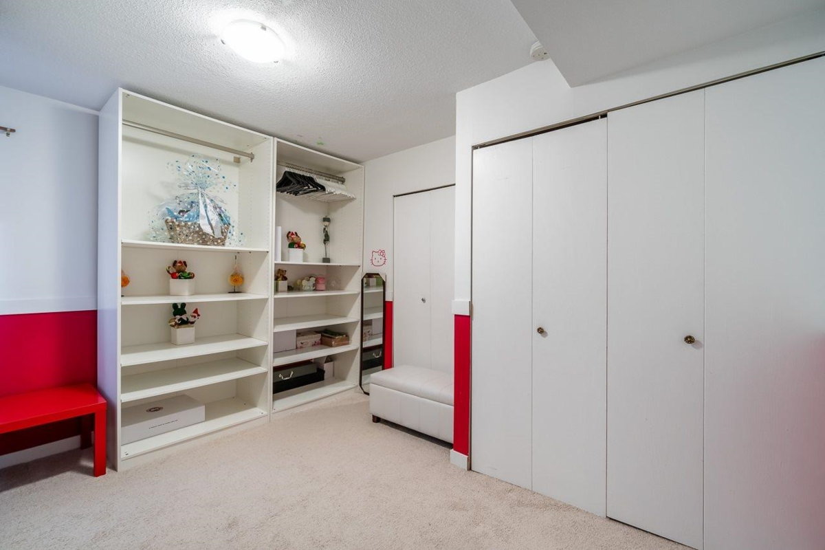 Guest Bathroom Photo of 14928 93a Avenue, Surrey, BC