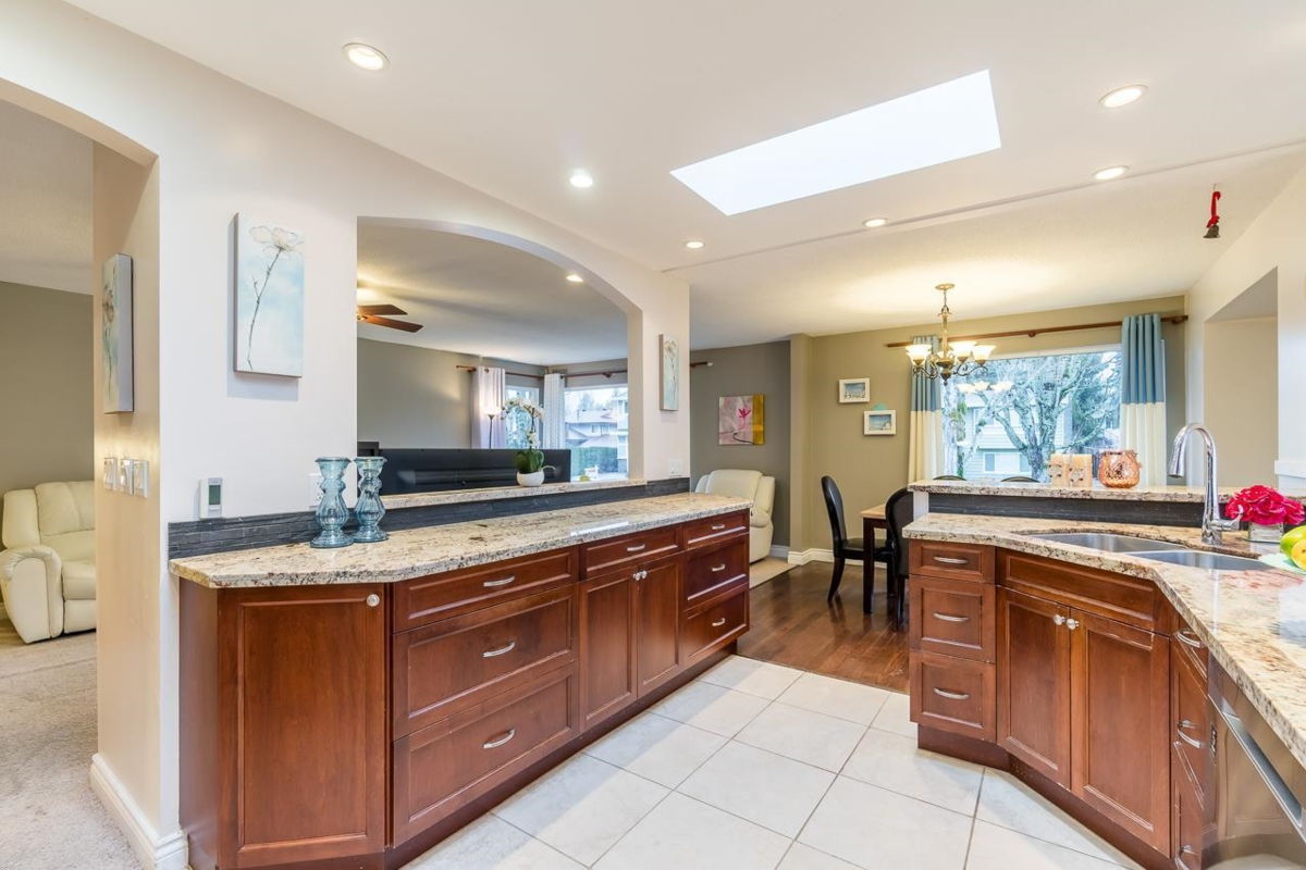 Kitchen Photo of 14928 93a Avenue, Surrey, BC
