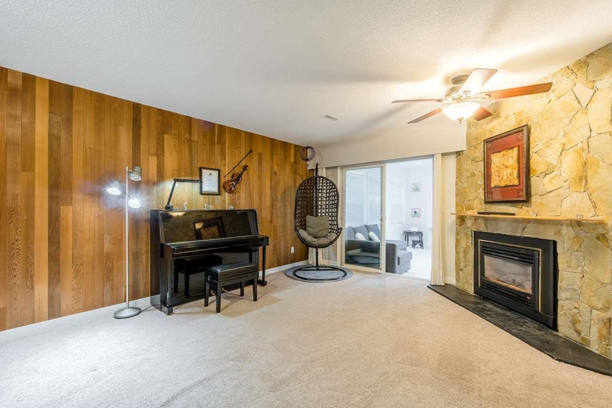 Primary Bathroom Photo of 14928 93a Avenue, Surrey, BC