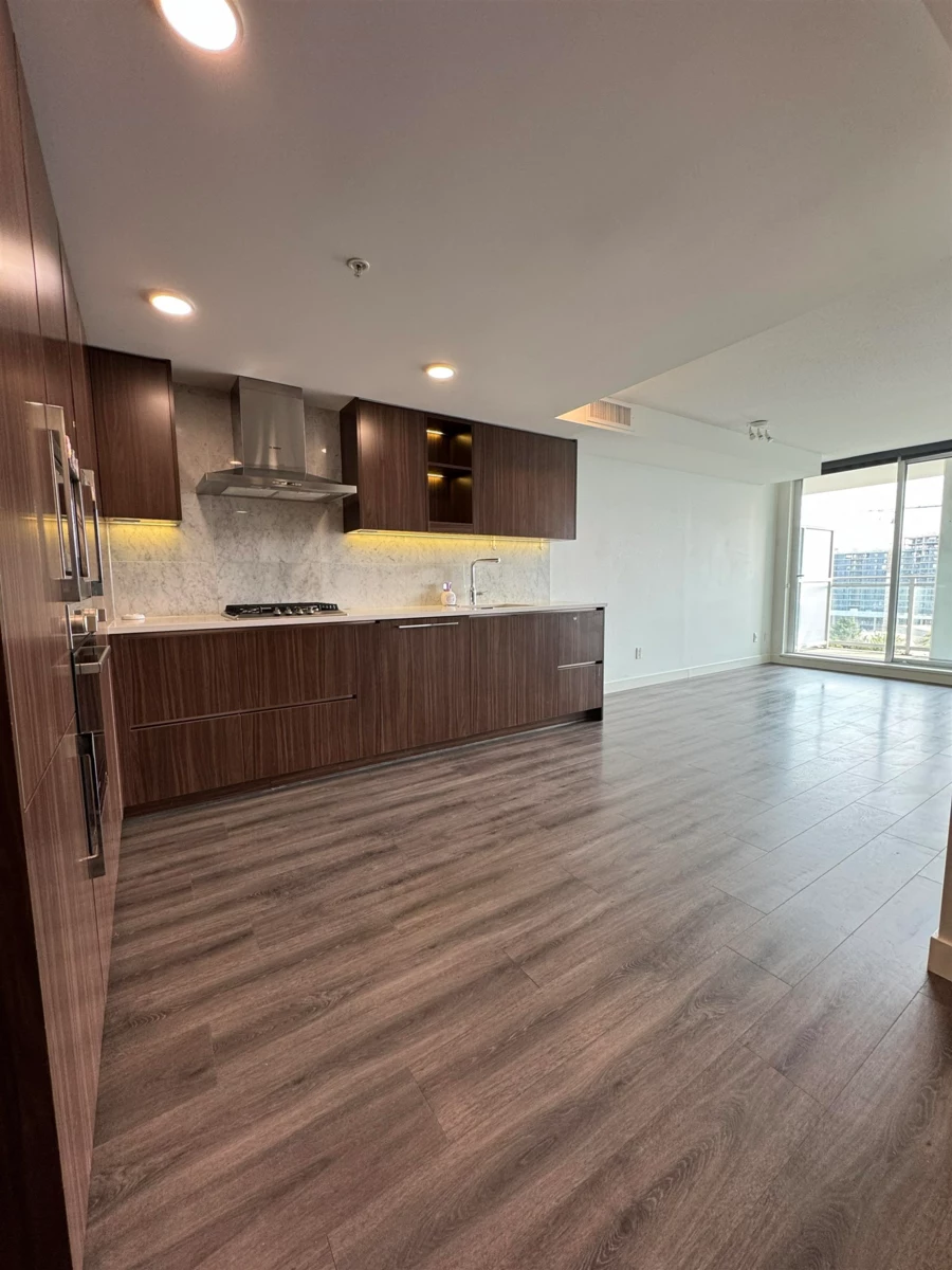 Kitchen Island Photo of 1121 8800 Hazelbridge Way, Richmond, BC