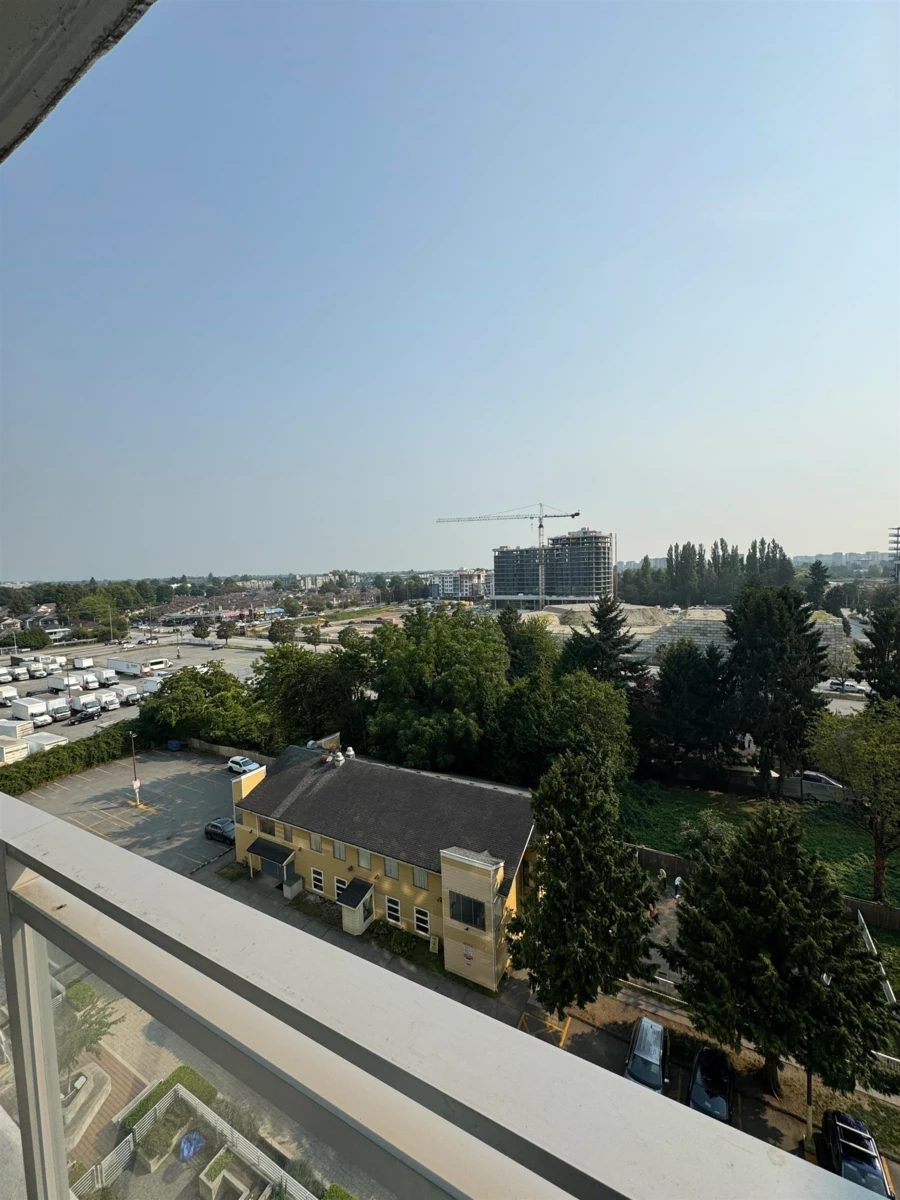 Walk-In Closet Photo of 1121 8800 Hazelbridge Way, Richmond, BC