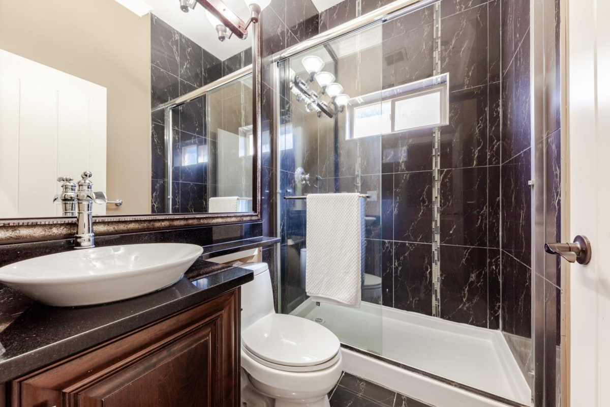 Guest Bathroom Photo of 5628 Gibbons Drive, Richmond, BC