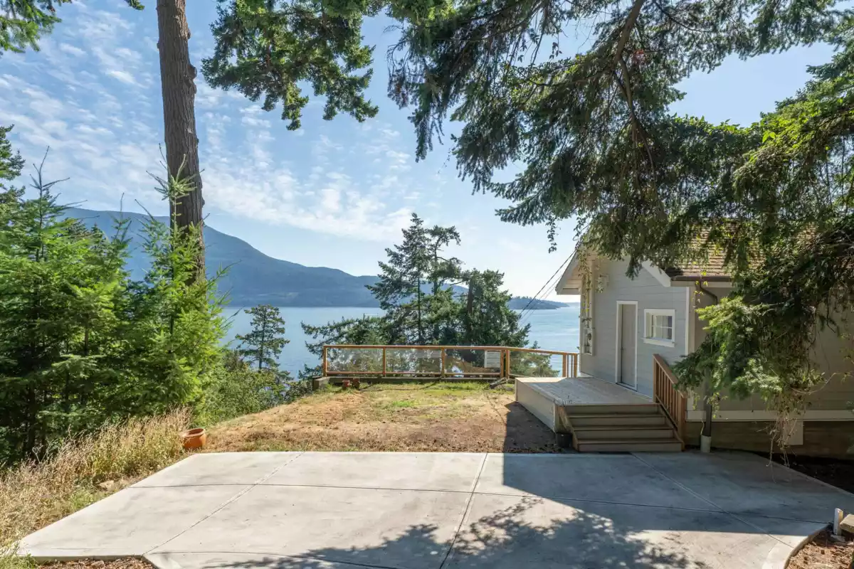 Dining Area Photo of 1485 Webb Road, Bowen Island, BC