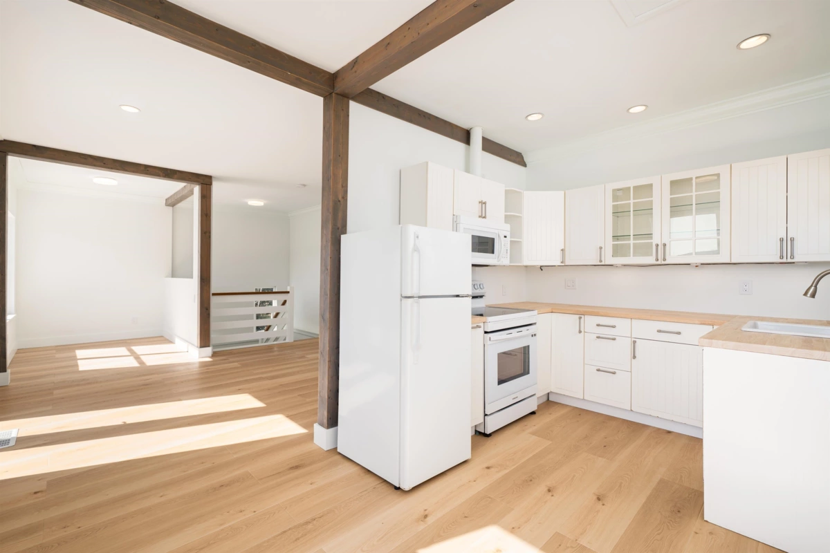 Kitchen Island Photo of 1485 Webb Road, Bowen Island, BC