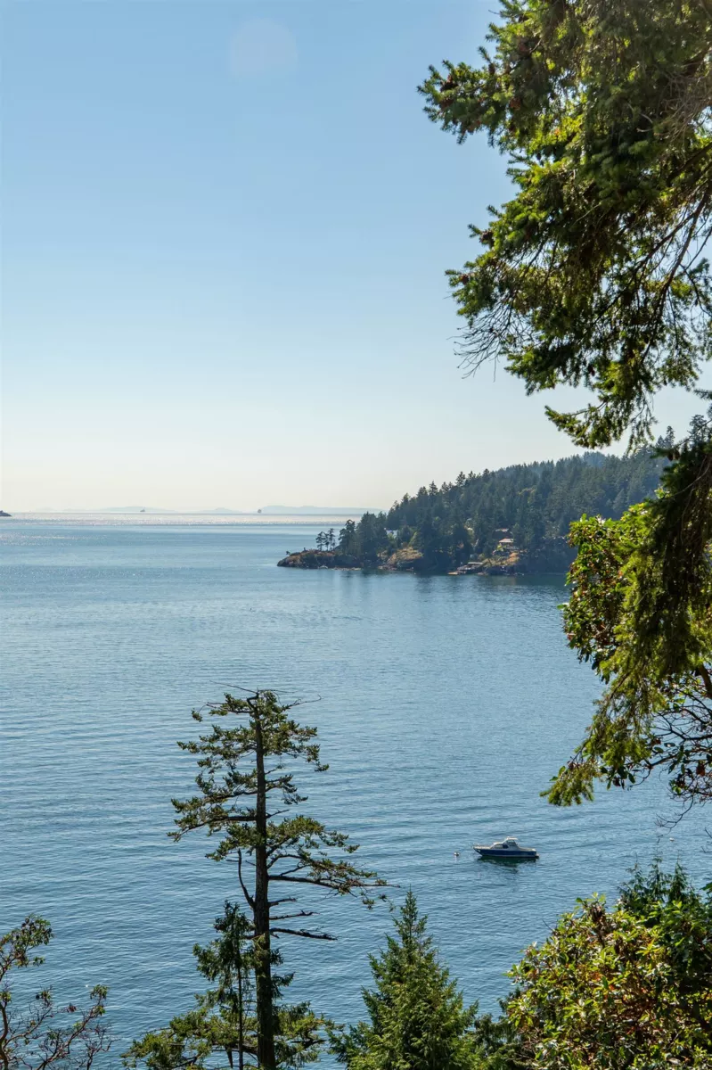 Laundry Room Photo of 1485 Webb Road, Bowen Island, BC