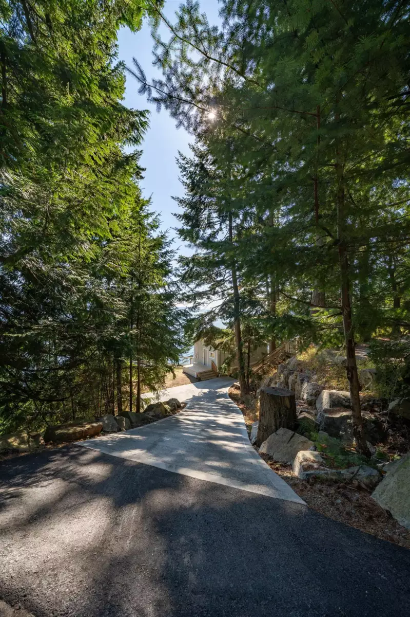 Living Room Photo of 1485 Webb Road, Bowen Island, BC