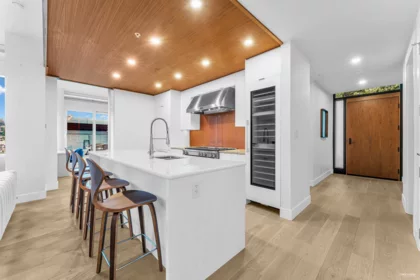 1002 6707 Nelson Avenue, West Vancouver, BC
