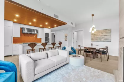 1002 6707 Nelson Avenue, West Vancouver, BC