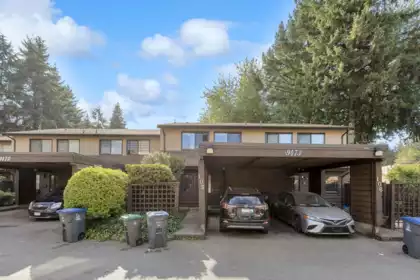 105 9473 Prince Charles Boulevard, Surrey, BC, Surrey — Townhouse for sale