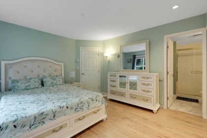 Walk-In Closet Photo of 218 12088 66 Avenue, Surrey, BC