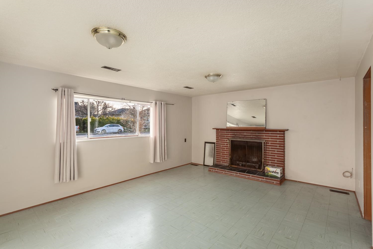 Garage Interior Photo of 342 E 18th Street, North Vancouver, BC