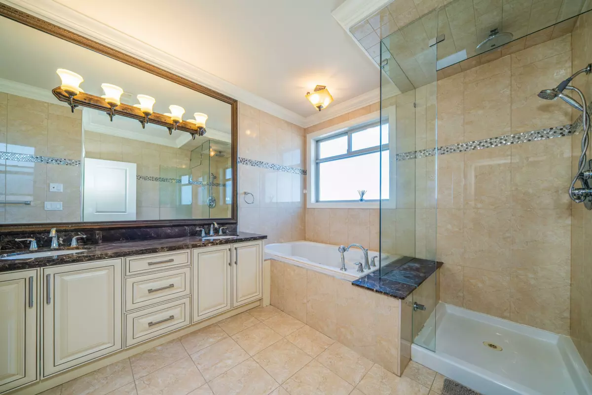 Guest Bathroom Photo of 8100 Fairlane Road, Richmond, BC