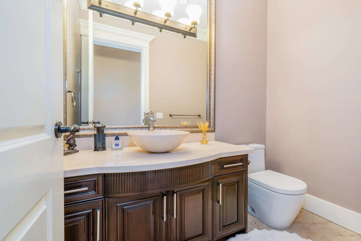 Laundry Room Photo of 8100 Fairlane Road, Richmond, BC