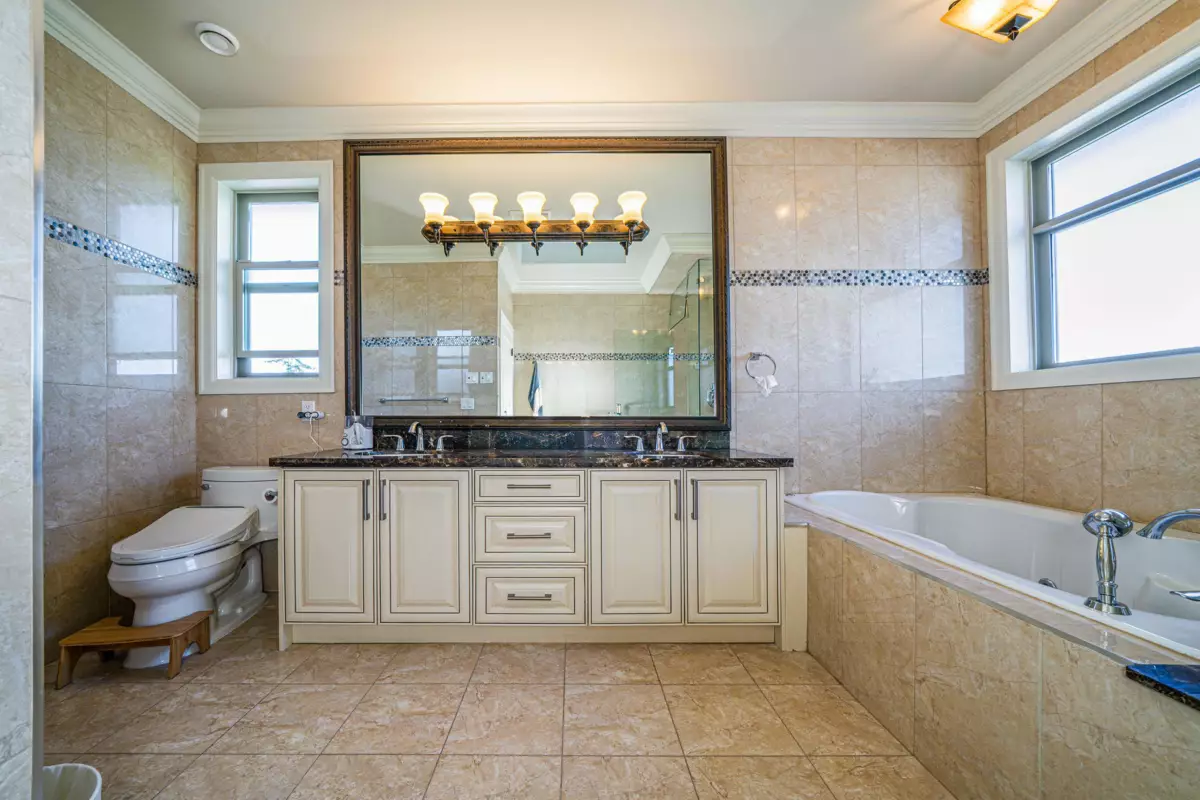 Powder Room Photo of 8100 Fairlane Road, Richmond, BC