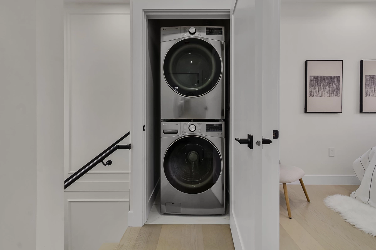 Basement Recreation Room Photo of 2 585 E 60th Avenue, Vancouver, BC