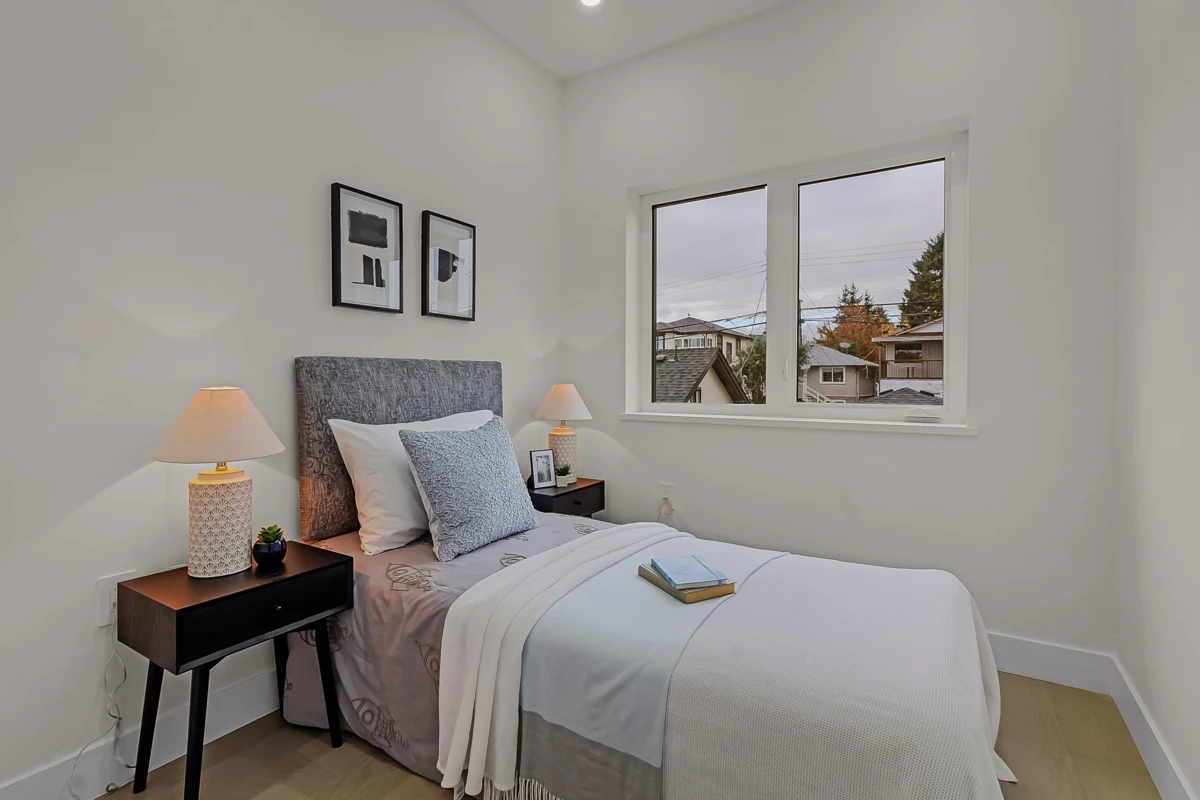 Bedroom 2 Photo of 2 585 E 60th Avenue, Vancouver, BC