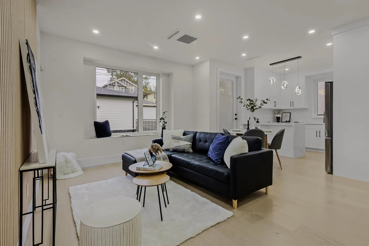 Family Room Photo of 2 585 E 60th Avenue, Vancouver, BC