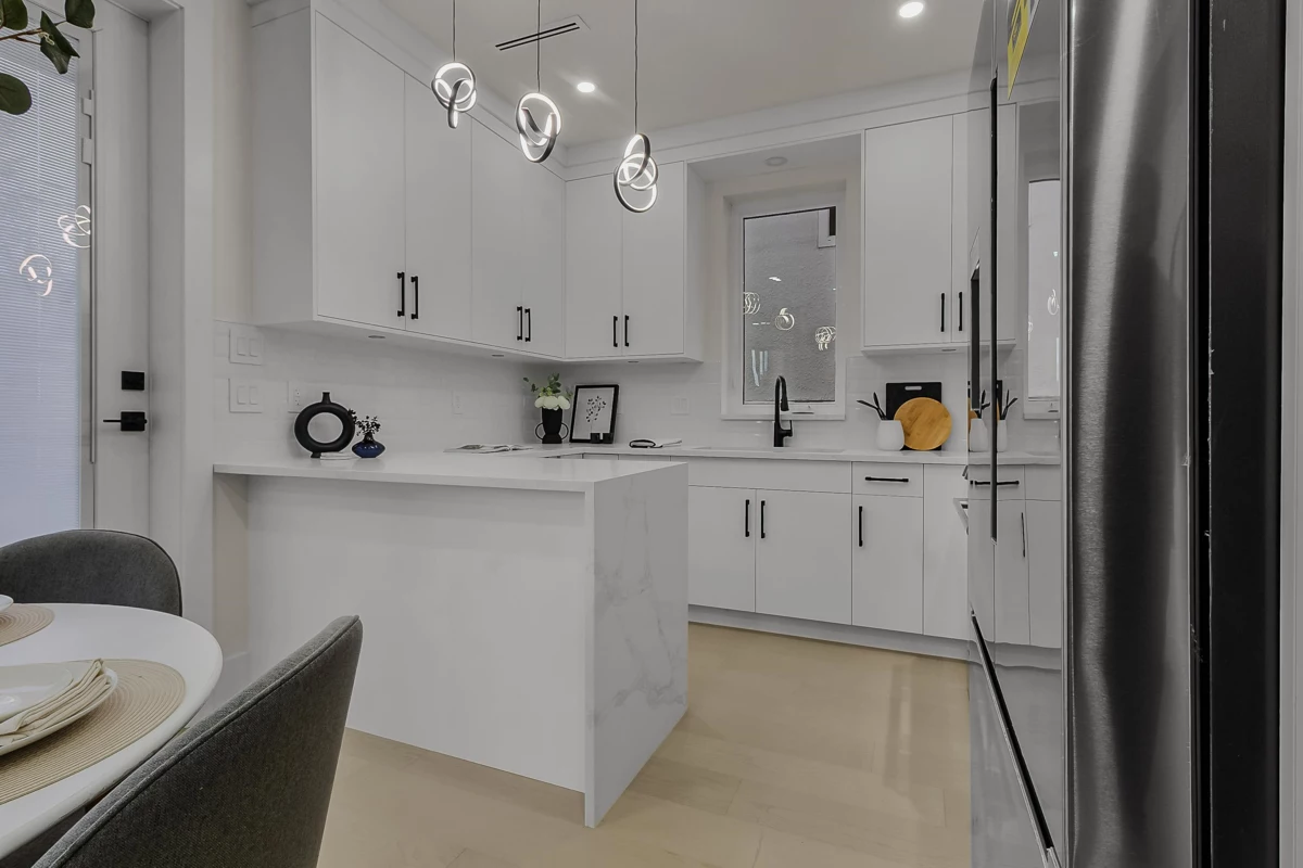 Pantry Photo of 2 585 E 60th Avenue, Vancouver, BC