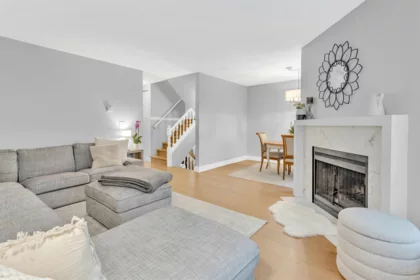 8838 Larkfield Drive, Burnaby, BC, Burnaby — Townhouse for sale