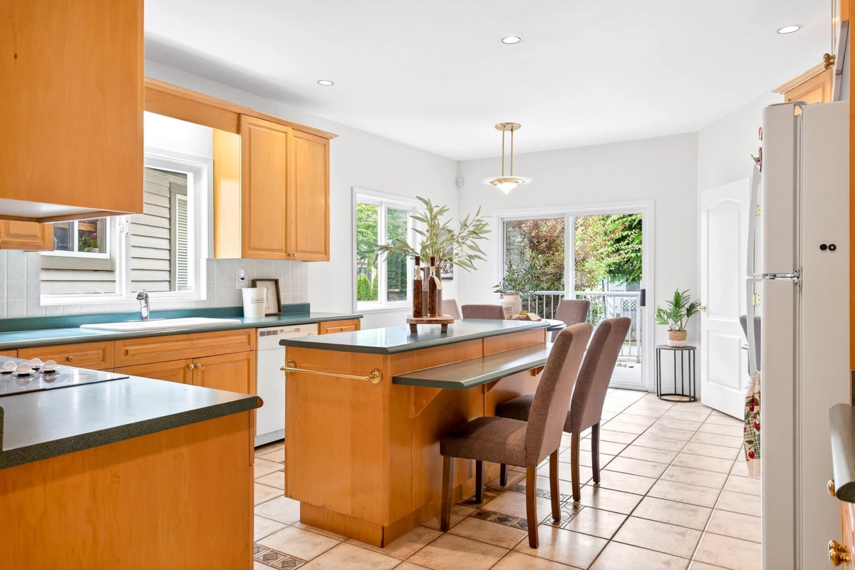 Walk-In Closet Photo of 6748 Chateau Court, Delta, BC