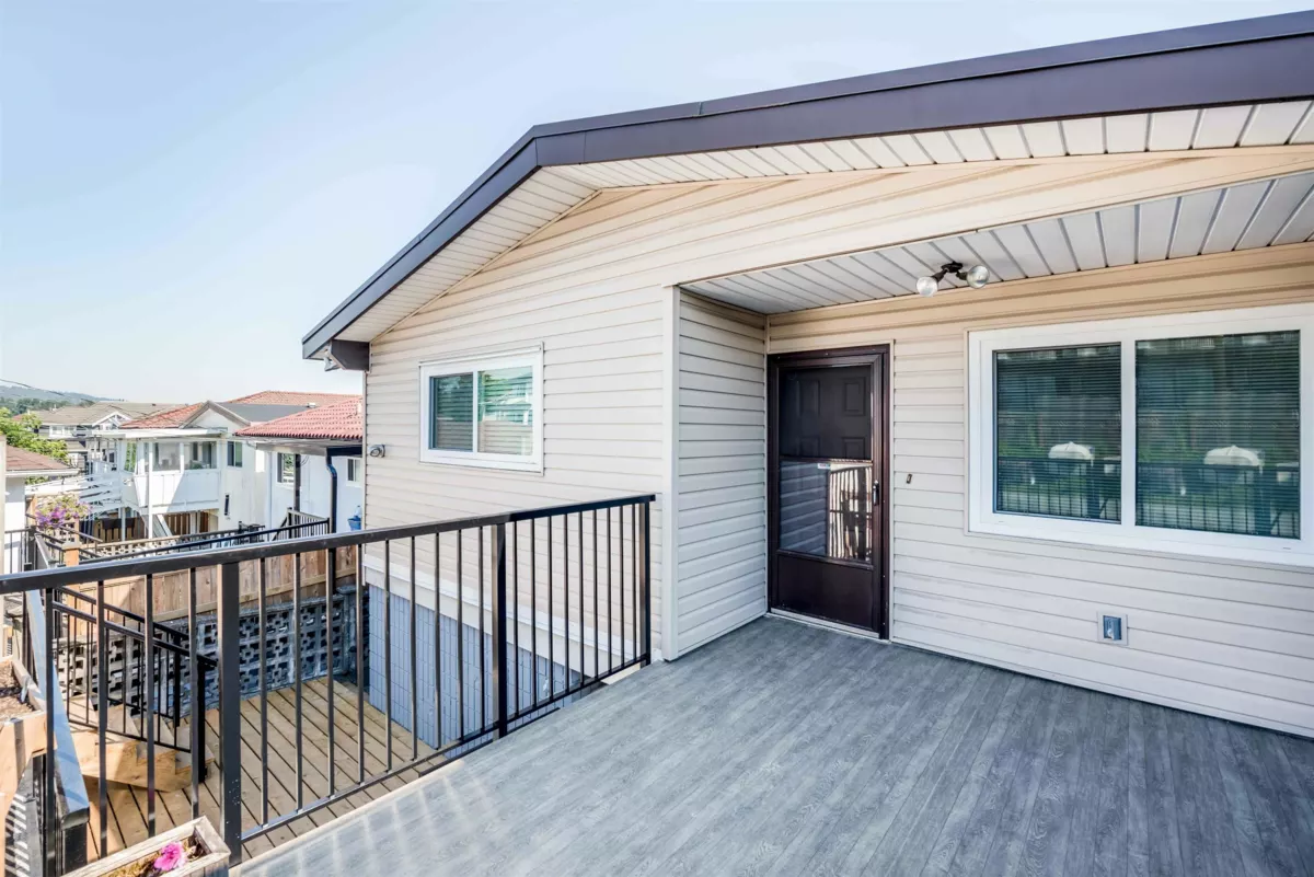 Entry Foyer Photo of 4767 Union Street, Burnaby, BC