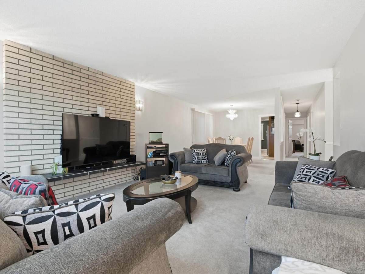 Family Room Photo of 4767 Union Street, Burnaby, BC