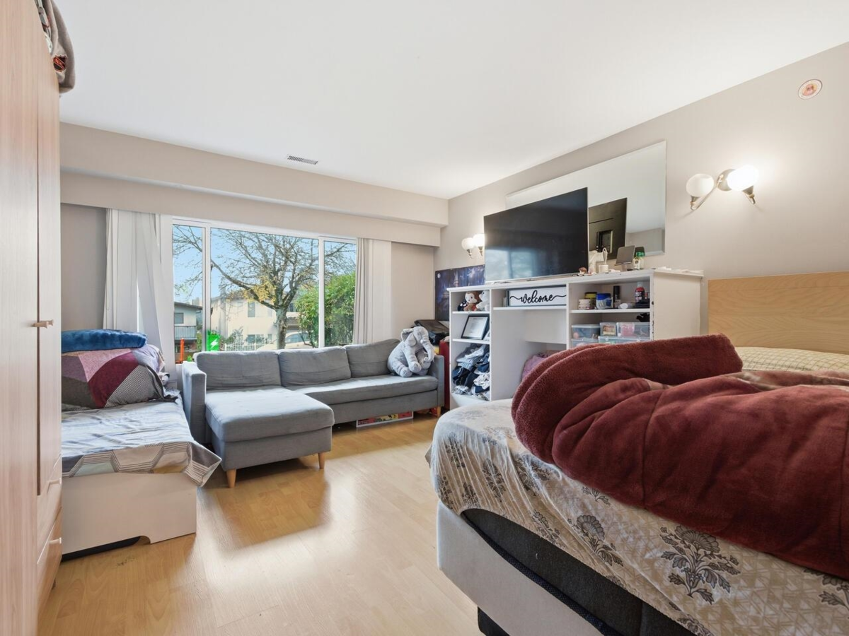 Powder Room Photo of 4767 Union Street, Burnaby, BC