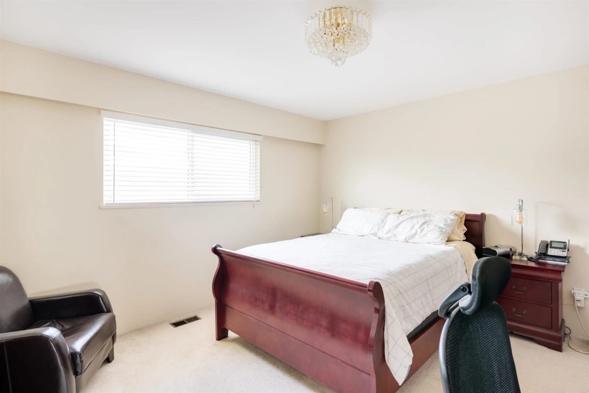 Primary Bathroom Photo of 4767 Union Street, Burnaby, BC