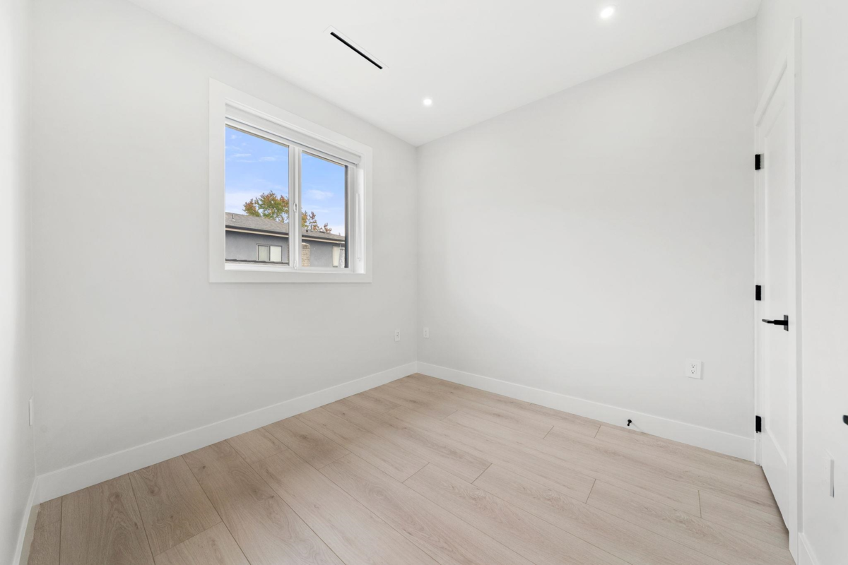 Basement Recreation Room Photo of 1 3274 E 44th Avenue, Vancouver, BC