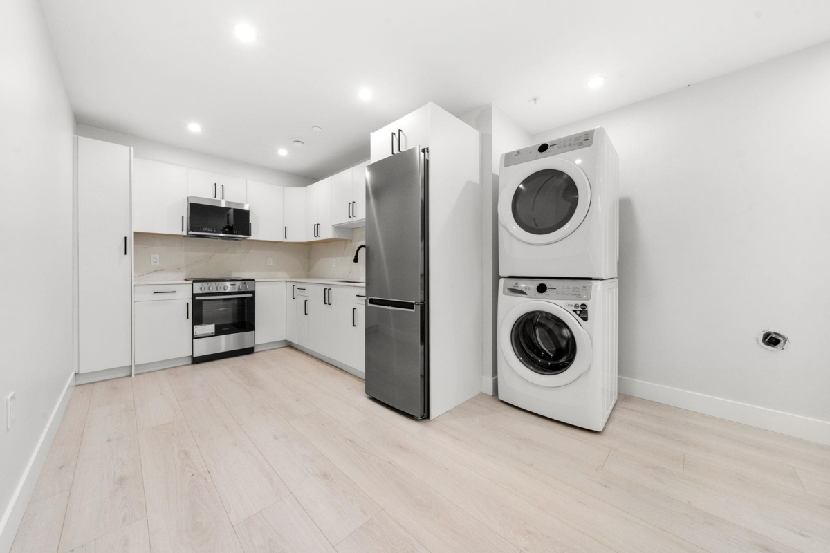 Bedroom 3 Photo of 1 3274 E 44th Avenue, Vancouver, BC