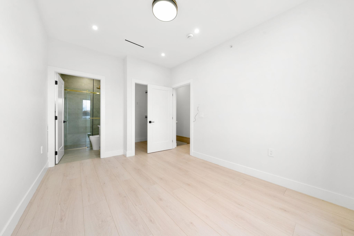 Neighborhood Park Photo Near 1 3274 E 44th Avenue, Vancouver, BC