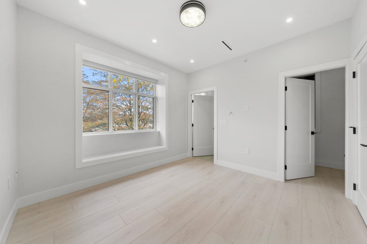 Outdoor Deck Photo of 1 3274 E 44th Avenue, Vancouver, BC