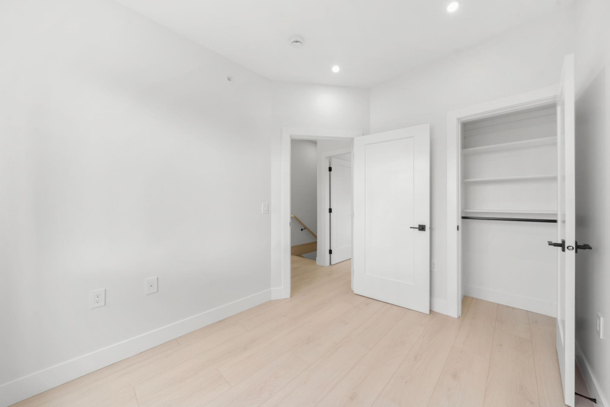 Outdoor Kitchen Photo of 1 3274 E 44th Avenue, Vancouver, BC