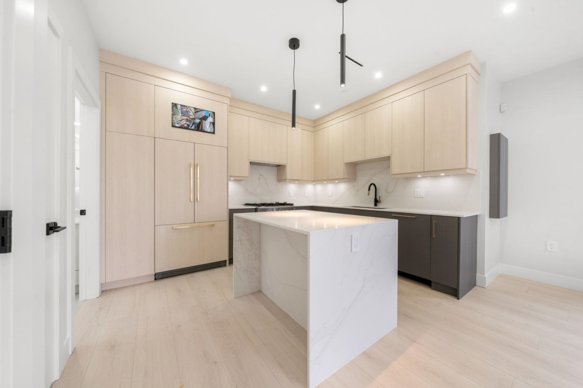 Pantry Photo of 1 3274 E 44th Avenue, Vancouver, BC