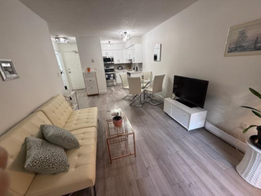 205 1948 Coquitlam Avenue, Port Coquitlam, BC