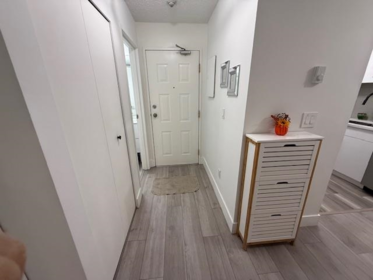 Primary Bathroom Photo of 205 1948 Coquitlam Avenue, Port Coquitlam, BC
